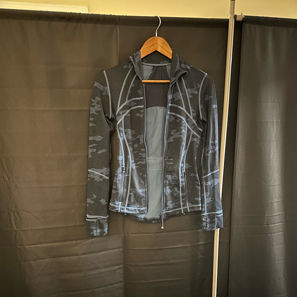 Lululemon define jacket blue camo size 4